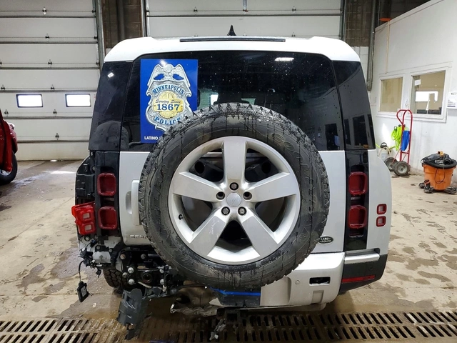 Land Rover Defender 130 SE - автомобили, коли, обяви за нови и употребявани 4