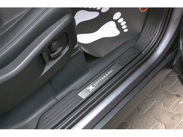 Land Rover Defender 90 Hard Top X-Dynamic SE/Камера/Meridian/ - автомобили, коли, обяви за нови и употребявани 10