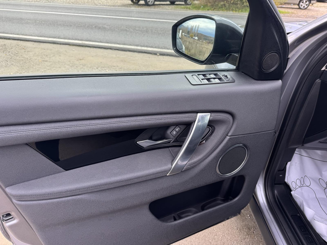 Land Rover Discovery Sport - автомобили, коли, обяви за нови и употребявани 9