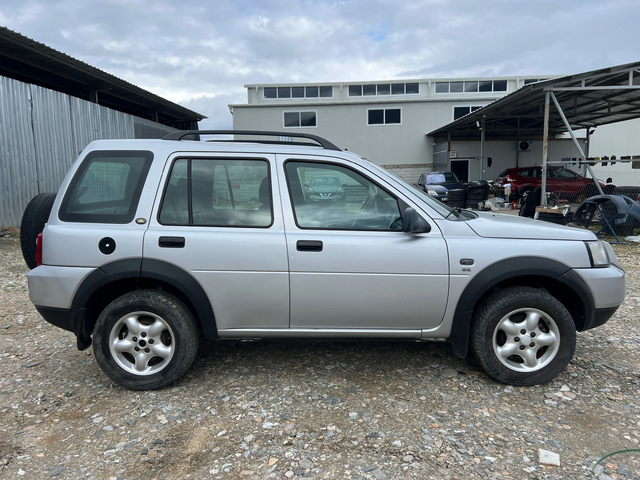 Land Rover Freelander 2.0 TD4 - автомобили, коли, обяви за нови и употребявани 3