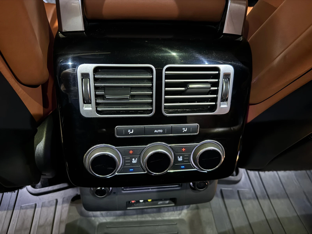 Land Rover Range rover Autobiography - автомобили, коли, обяви за нови и употребявани 10