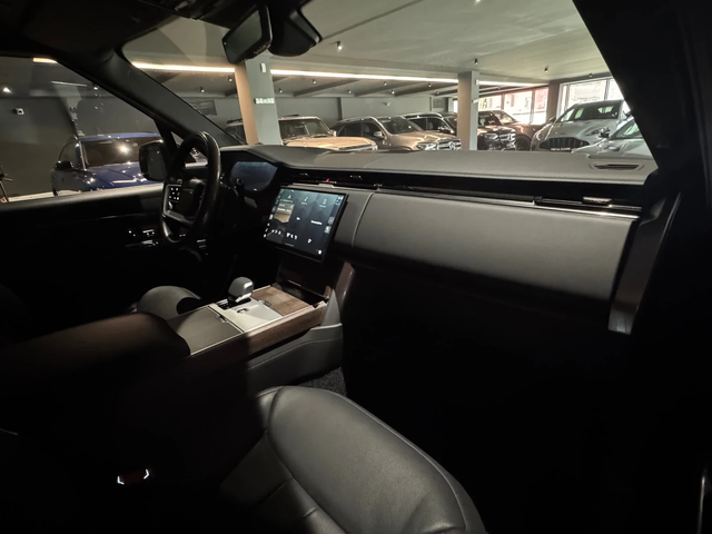 Land Rover Range rover P530 LWB Autobiography - автомобили, коли, обяви за нови и употребявани 8