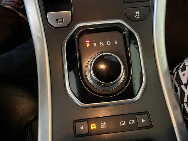 Land Rover Range Rover Evoque 2.2 Diesel - автомобили, коли, обяви за нови и употребявани 9