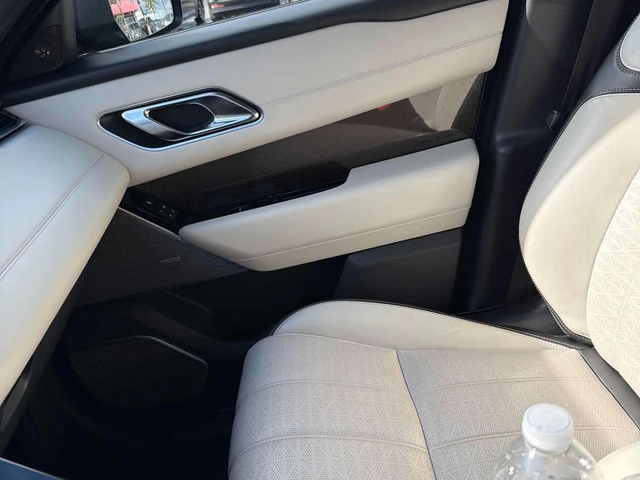 Land Rover Range Rover Velar * R Dynamic HSE / First Edition * CARFAX * - автомобили, коли, обяви за нови и употребявани 8