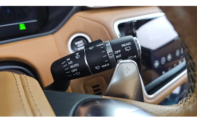 Land Rover Range Rover Velar D300 R-Dynamic HSE - автомобили, коли, обяви за нови и употребявани 13