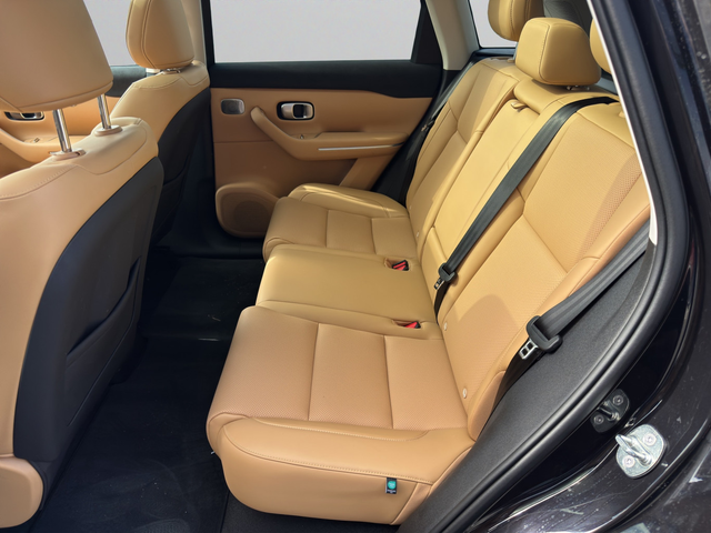 Leapmotor C10 DESIGN BEV 220kW 81,9kWh - автомобили, коли, обяви за нови и употребявани 10