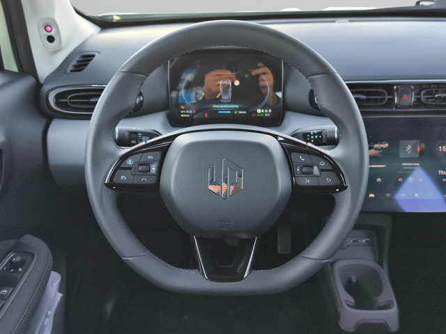 Leapmotor T03 BEV 70kW 37,3kWh - автомобили, коли, обяви за нови и употребявани 5