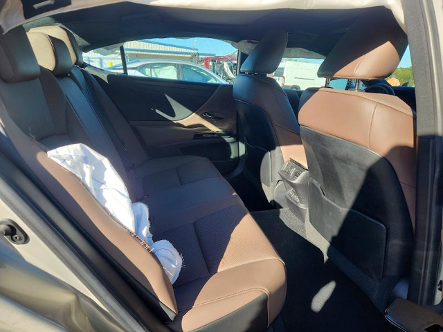 Lexus ES 2.5L 4 ALL WHEEL DRIVE - автомобили, коли, обяви за нови и употребявани 10