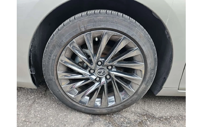 Lexus ES 300 Hybrid * Eдин собственик * Без инциденти * CARFAX - автомобили, коли, обяви за нови и употребявани 13