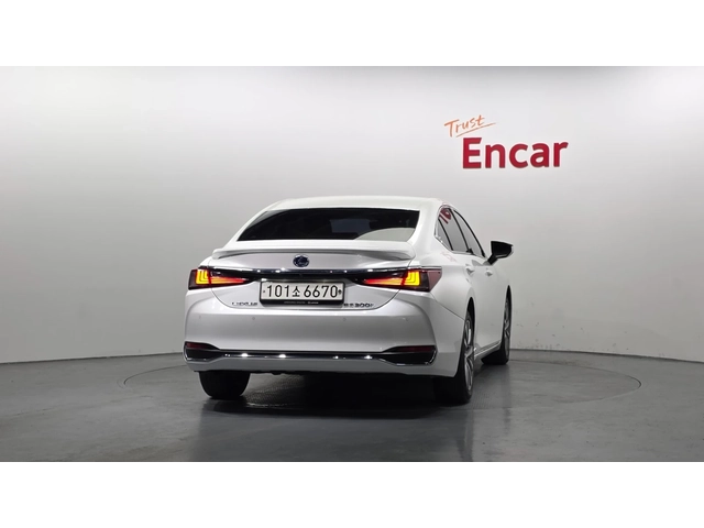 Lexus ES 300 Supreme - автомобили, коли, обяви за нови и употребявани 3