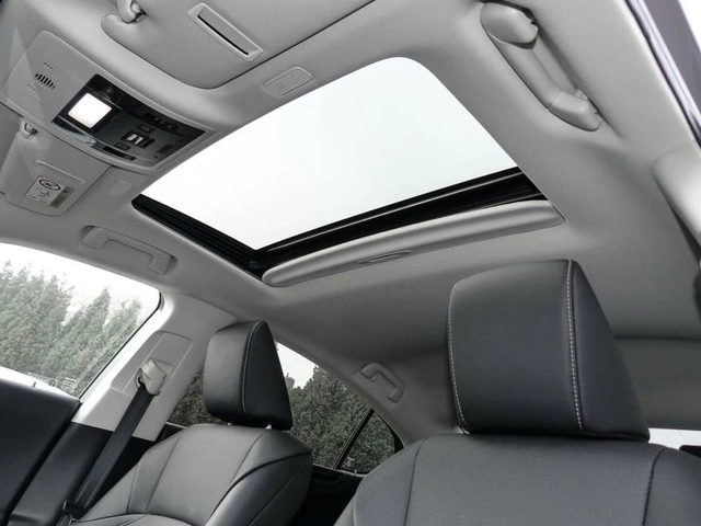 Lexus ES 300h - автомобили, коли, обяви за нови и употребявани 10