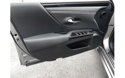 Lexus ES 300h - автомобили, коли, обяви за нови и употребявани 13