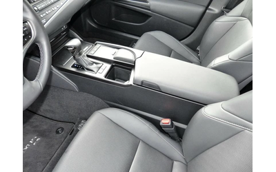 Lexus ES 300h - автомобили, коли, обяви за нови и употребявани 9