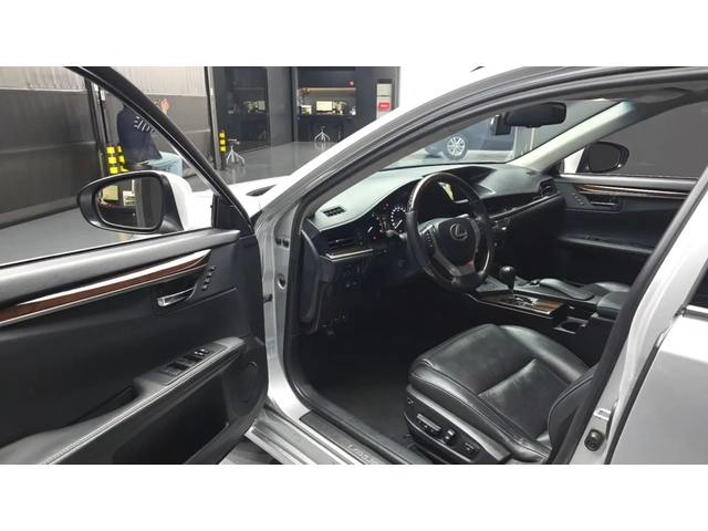 Lexus ES 350 EXECUTIVE | ПОДГРЕВ | ОБДУХ | ПАНОРАМА - автомобили, коли, обяви за нови и употребявани 5