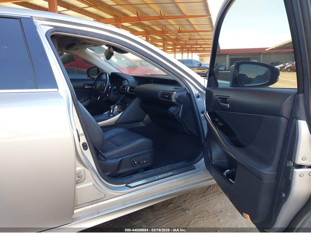 Lexus IS 200T 2.0L I-4 DI, DOHC, VVT, TURBO, 241HP Rear Wheel Drive - автомобили, коли, обяви за нови и употребявани 4