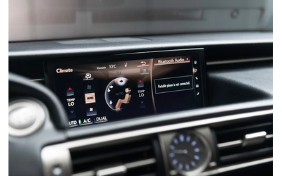 Lexus IS 300 - автомобили, коли, обяви за нови и употребявани 10