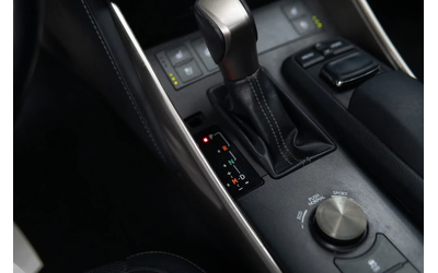 Lexus IS 300 - автомобили, коли, обяви за нови и употребявани 14