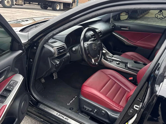 Lexus IS 300 * 4dr Sdn AWD * PANO* KEYLESS* ПОДГРЕВ* - автомобили, коли, обяви за нови и употребявани 4