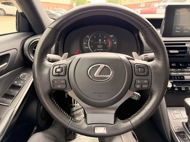 Lexus IS 300 CARFAX - автомобили, коли, обяви за нови и употребявани 7