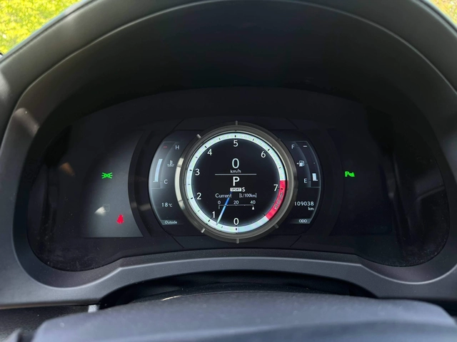 Lexus IS F SPORT 3 AWD* MARK LEVINSON* ПАНОРАМ - автомобили, коли, обяви за нови и употребявани 4