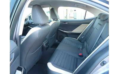 Lexus IS 300h Competition - автомобили, коли, обяви за нови и употребявани 9