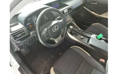 Lexus IS 300h Sport Line - автомобили, коли, обяви за нови и употребявани 6