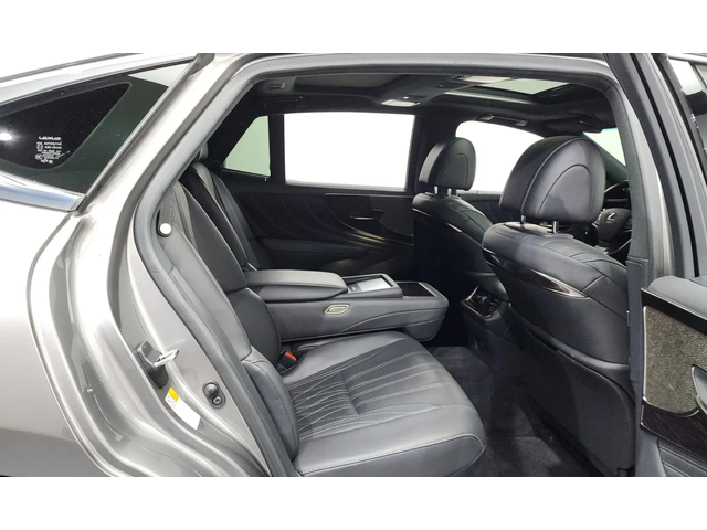 Lexus LS 500 3.5 Luxury Awd - автомобили, коли, обяви за нови и употребявани 10