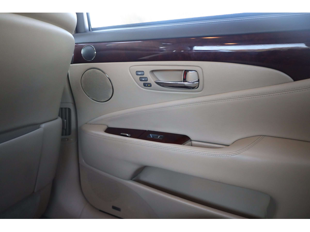 Lexus LS600h LS600h - автомобили, коли, обяви за нови и употребявани 27