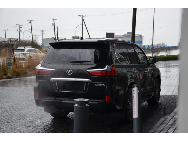 Lexus LX 570 MARK LEV* 360 CAM* ОБДУХВАНЕ* ШИБИДАХ* 6+ 1* КЕЙЛЕ - автомобили, коли, обяви за нови и употребявани 3