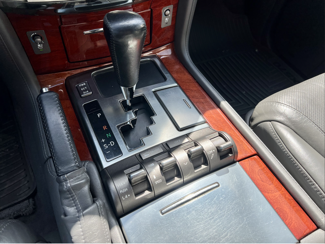 Lexus LX 570 V8 AWD Mark Levinson - автомобили, коли, обяви за нови и употребявани 6