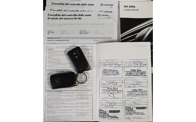 Lexus NX 300h/4WD/Premium - автомобили, коли, обяви за нови и употребявани 16