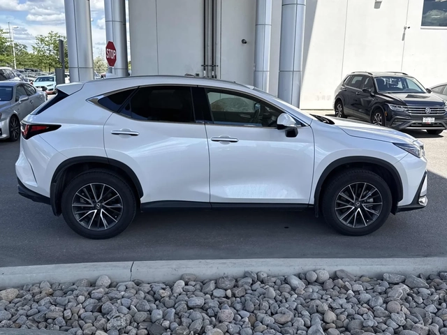 Lexus NX 350 AWD * 2 КЛЮЧА * ПАНОРАМА * ПОДГРЕВИ * CARFAX - автомобили, коли, обяви за нови и употребявани 3