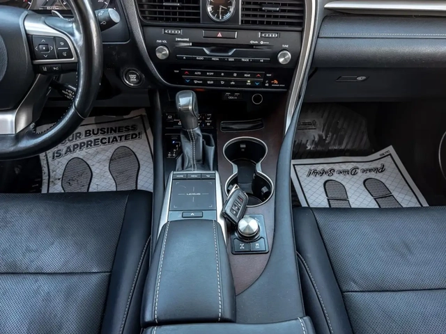 Lexus RX 2020 Lexus RX - автомобили, коли, обяви за нови и употребявани 7