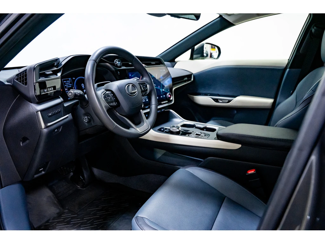 Lexus RZ 450E DIRECT4 TOIT PANO CUIR CRUISE ADAPT NAVIG - автомобили, коли, обяви за нови и употребявани 7