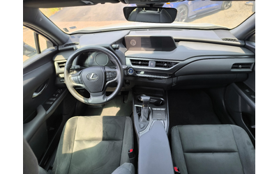 Lexus UX 250 Hybrid - автомобили, коли, обяви за нови и употребявани 10