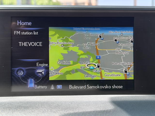 Lexus UX 250 Hybrid - автомобили, коли, обяви за нови и употребявани 16