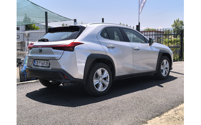lexus-ux-250-hybrid - 4
