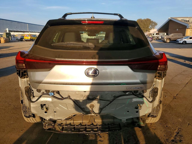 Lexus UX 250h ШИБИДАХ* ПОДГРЕВ* ОБДУХВАНЕ* КАМЕРА* МЪРТВА ТОЧКА - автомобили, коли, обяви за нови и употребявани 4