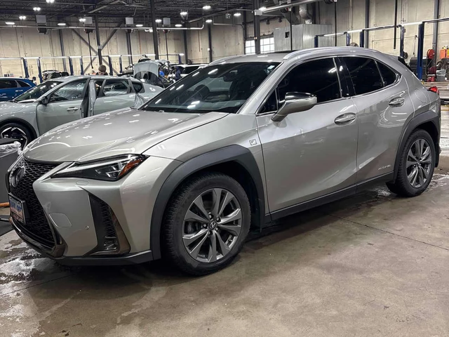 Lexus UX 250h * F SPORT * ПОДГРЕВИ * NAVI * ПАМЕТ - автомобили, коли, обяви за нови и употребявани 9