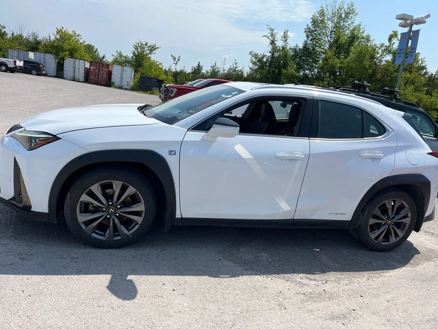 Lexus UX 250h F SPORT * LED * ОБДУХ * ЧЕРЕН САЛОН * ДИСТРОНИК * - автомобили, коли, обяви за нови и употребявани 3