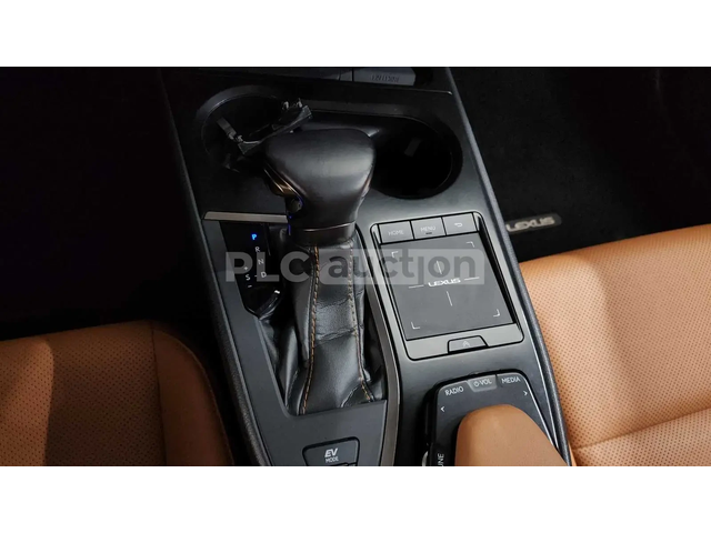 Lexus UX * АВТОКРЕДИТ БЕЗ ПЪРВОНАЧАЛНА ВНОСКА - автомобили, коли, обяви за нови и употребявани 7