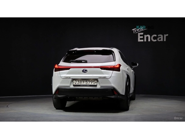 Lexus UX 250h 2.0 2WD* КОЖА* ОБДУХВ* ПАНО* КАМЕРА - автомобили, коли, обяви за нови и употребявани 3