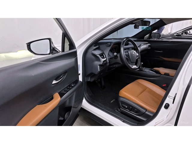 Lexus UX 250h 2.0 2WD* КОЖА* ОБДУХВ* ПАНО* КАМЕРА - автомобили, коли, обяви за нови и употребявани 7