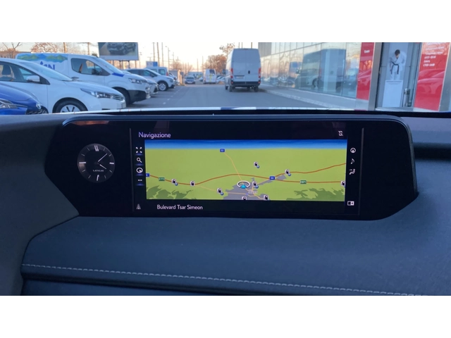 Lexus UX 300E - автомобили, коли, обяви за нови и употребявани 11