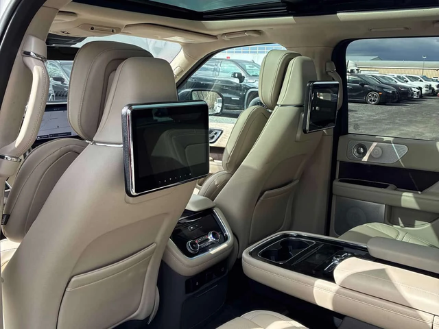 Lincoln Navigator ПАНО* ТЕЛЕВИЗОРИ* * ПЪРВИ СОБСТВЕНИК* БЕЗ ИНЦИДЕНТ - автомобили, коли, обяви за нови и употребявани 7