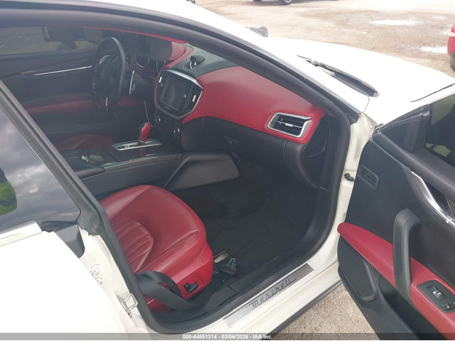 Maserati Ghibli 3.0L V-6 DI, DOHC, VVT, TURBO, 404HP All Wheel Drive - автомобили, коли, обяви за нови и употребявани 4