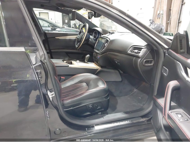 Maserati Ghibli 3.0L V-6 DI, DOHC, VVT, TURBO, 404HP All Wheel Drive - автомобили, коли, обяви за нови и употребявани 4