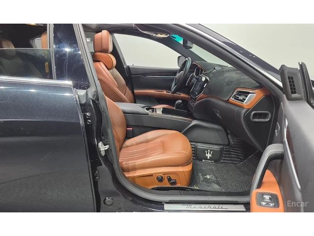 Maserati Ghibli 3.0 V6 / COGNAC INT / PANO / ЩОРИ - автомобили, коли, обяви за нови и употребявани 13