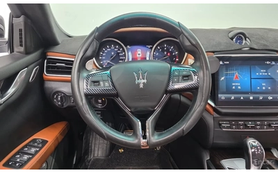 Maserati Ghibli 3.0 V6 / COGNAC INT / PANO / ЩОРИ - автомобили, коли, обяви за нови и употребявани 7