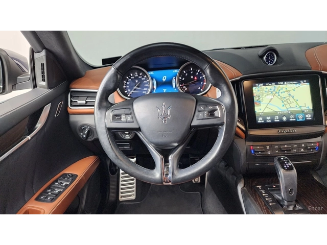 Maserati Ghibli 3.0 GranLusso* КОЖА* ОБДУХВ* НАВИ* ПАНО - автомобили, коли, обяви за нови и употребявани 10